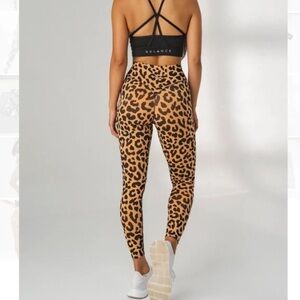 balance athletica leopard legging small